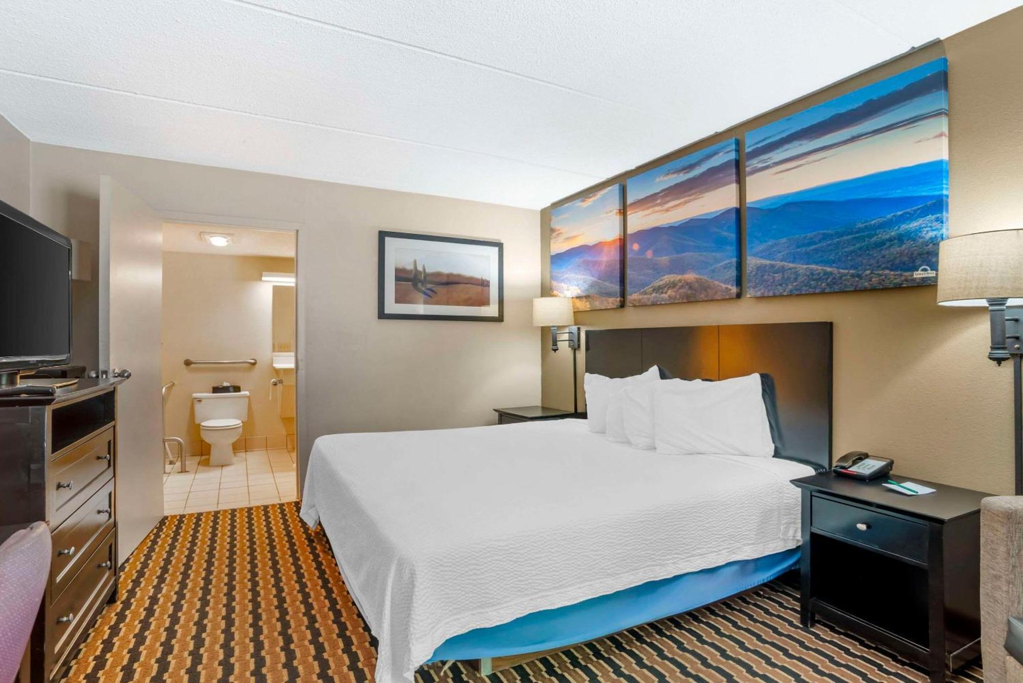 Quality Inn Near Speedway Уилксборо Экстерьер фото