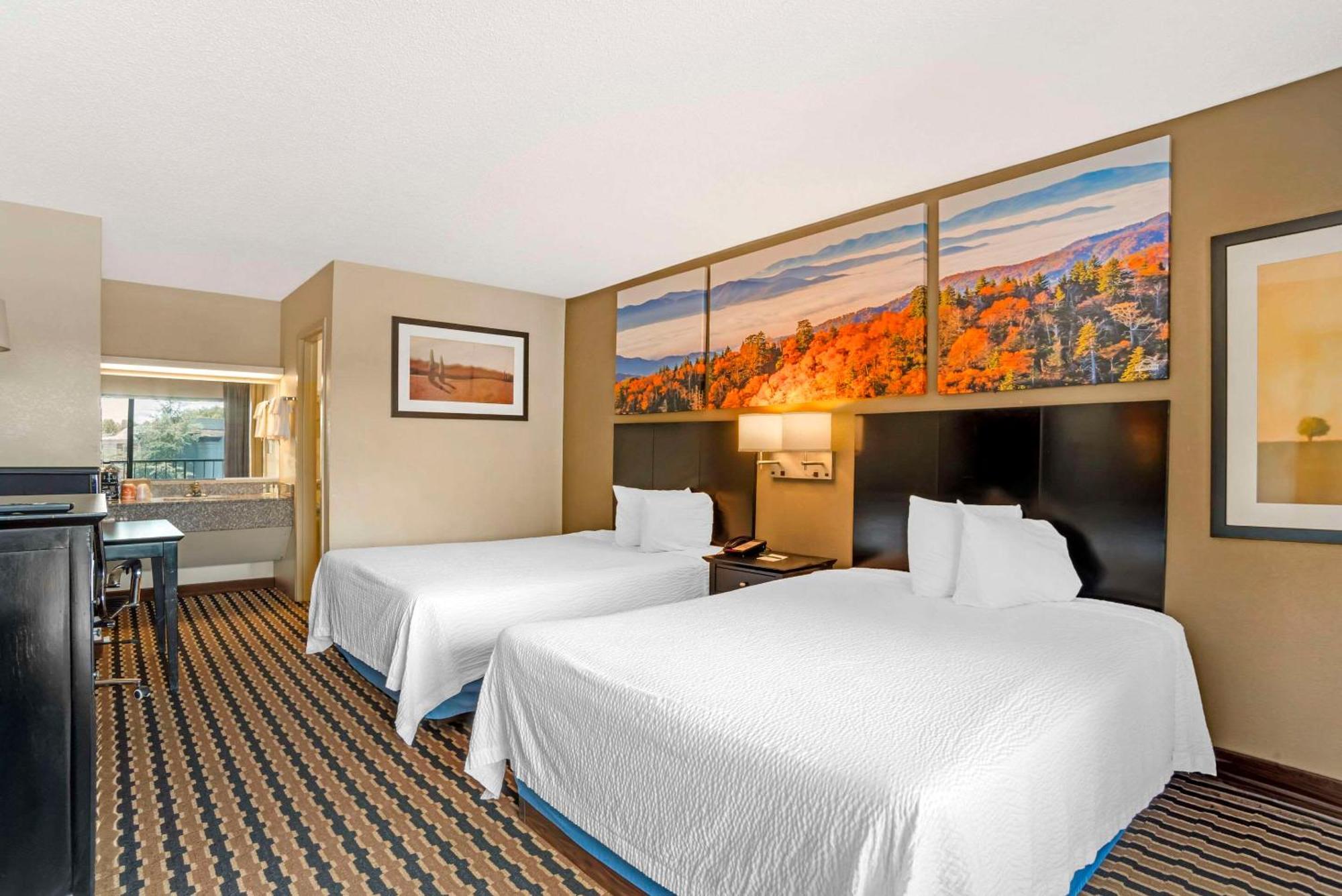 Quality Inn Near Speedway Уилксборо Экстерьер фото