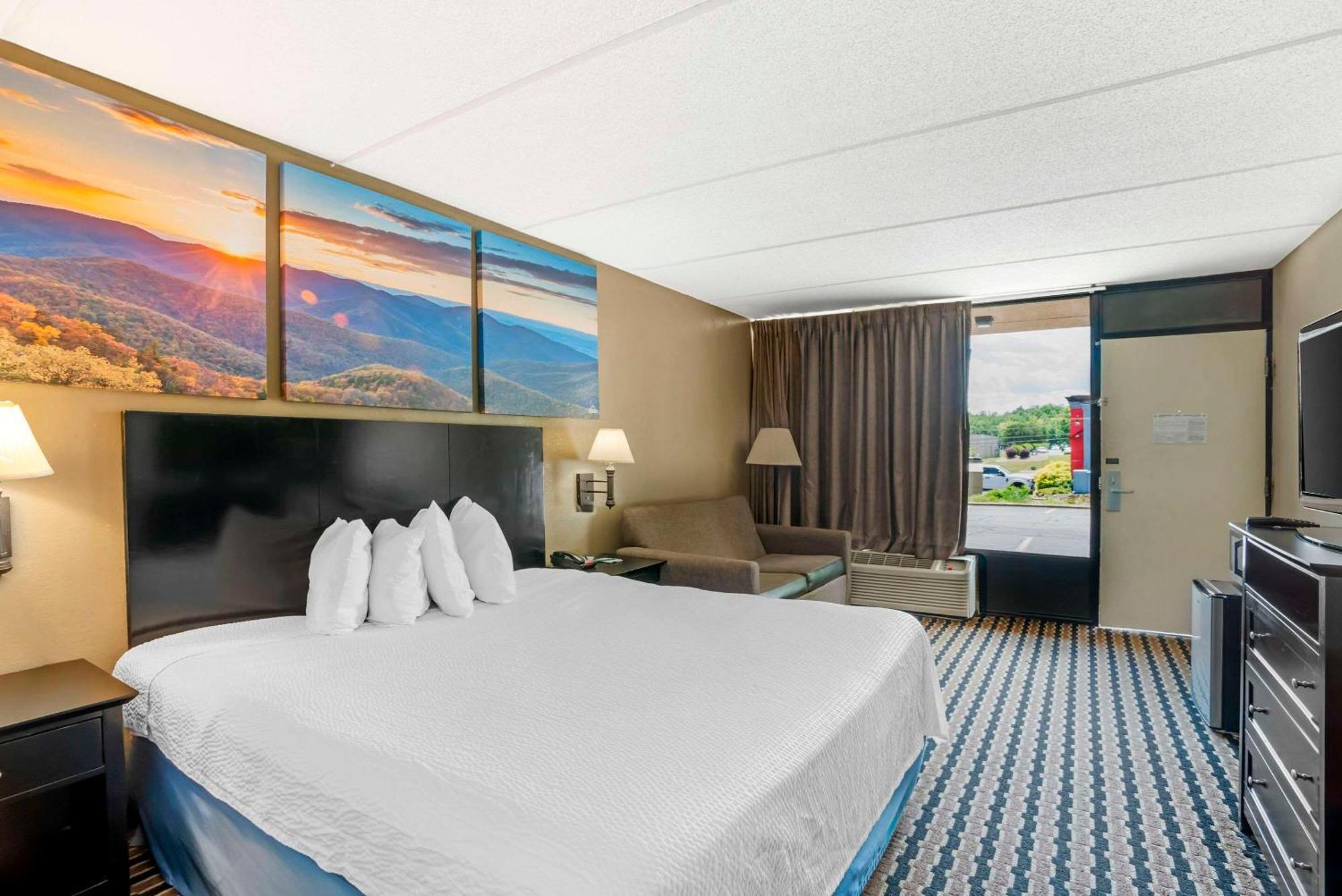 Quality Inn Near Speedway Уилксборо Экстерьер фото